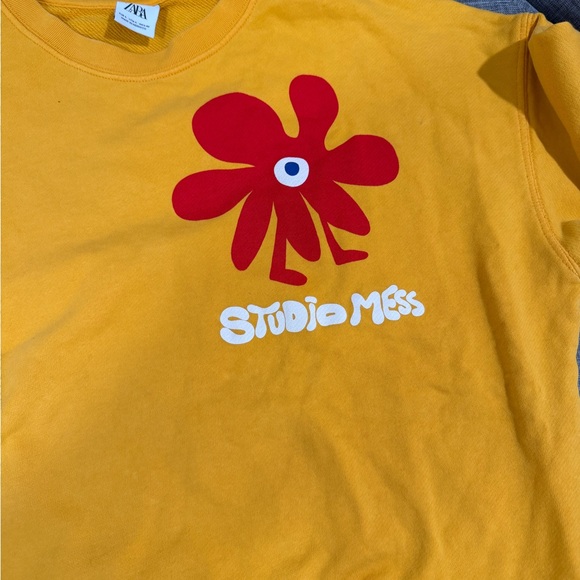 Zara Yellow Graphic Crewneck Sweater - Picture 3 of 12